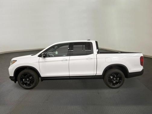 Platinum White Pearl 2026 Honda Ridgeline Black Edition Two-Tone