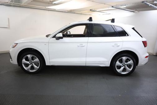 2022 Audi Q5 45 S line Prestige