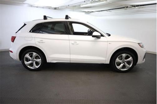 2022 Audi Q5 45 S line Prestige