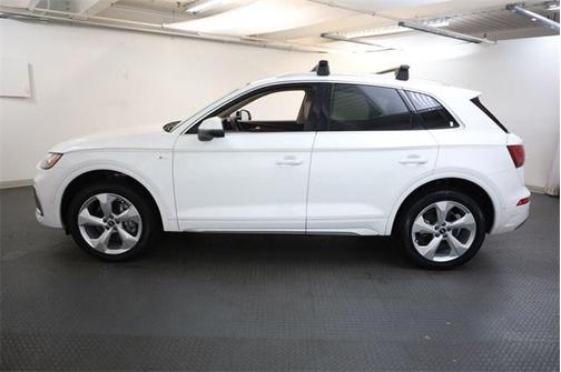 2022 Audi Q5 45 S line Prestige