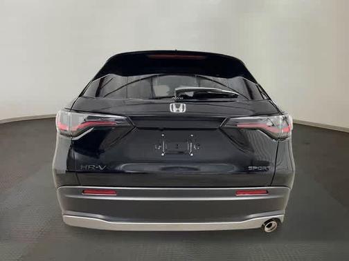 Crystal Black Pearl 2027 Honda HR-V Sport