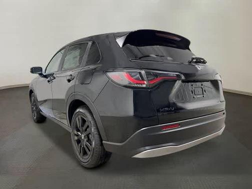 Crystal Black Pearl 2027 Honda HR-V Sport