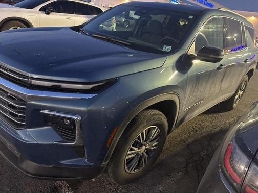 2024 Chevrolet Traverse LT