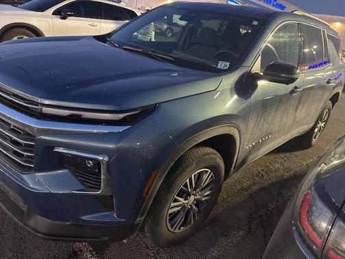 2024 Chevrolet Traverse LT