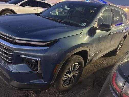 2024 Chevrolet Traverse LT