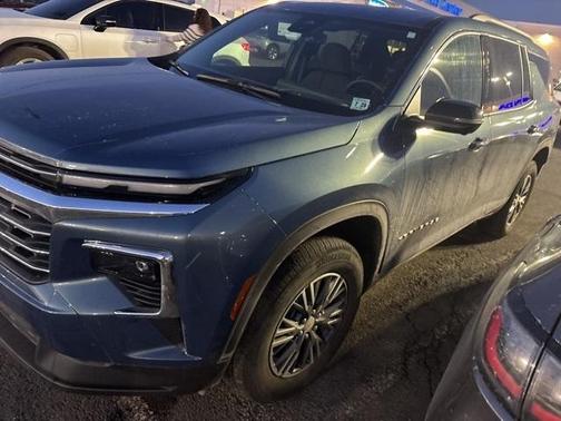 2024 Chevrolet Traverse LT