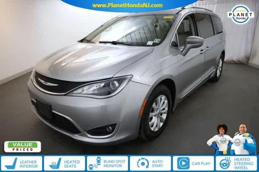 Billet Silver Metallic Clearcoat 2019 Chrysler Pacifica Touring-L
