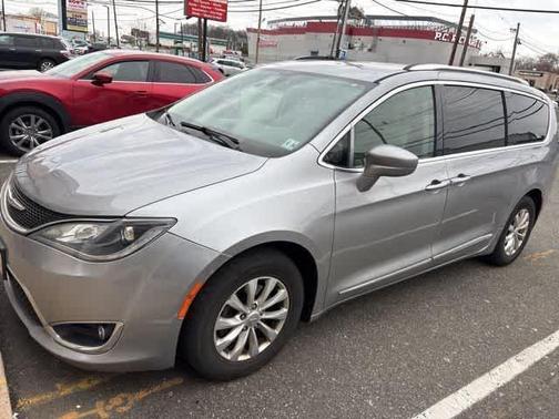 2019 Chrysler Pacifica Touring-L