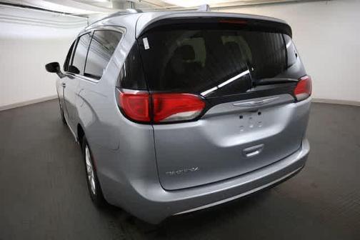 Billet Silver Metallic Clearcoat 2019 Chrysler Pacifica Touring-L