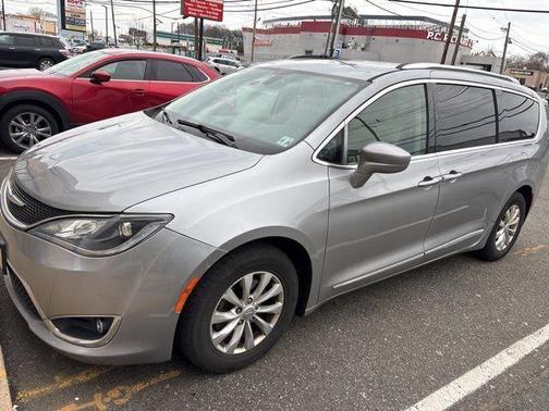 2019 Chrysler Pacifica Touring-L