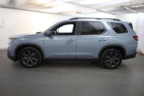 Sonic Gray Pearl 2024 Honda Pilot Sport