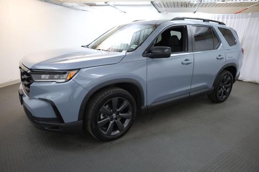 Sonic Gray Pearl 2024 Honda Pilot Sport