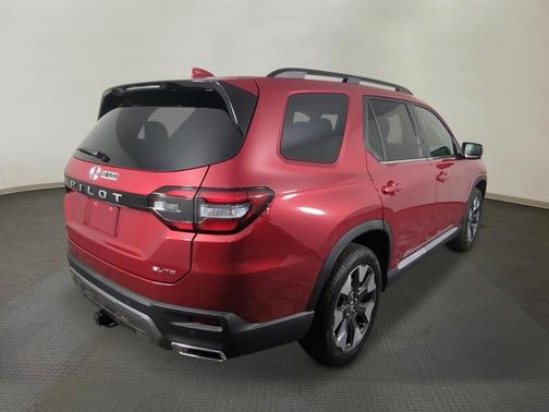 Radiant Red Metallic II 2026 Honda Pilot Elite