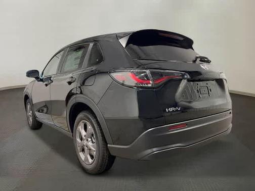 Crystal Black Pearl 2027 Honda HR-V LX