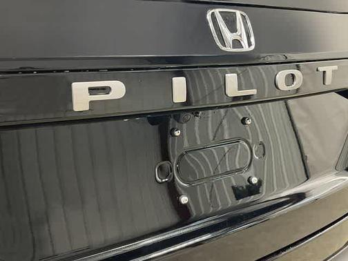 Crystal Black Pearl 2026 Honda Pilot EX-L
