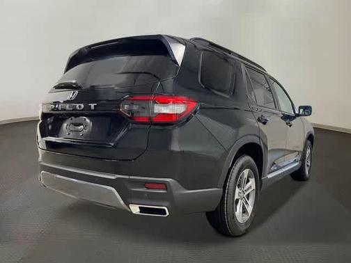 Crystal Black Pearl 2026 Honda Pilot EX-L