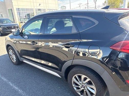 Black Noir Pearl 2018 Hyundai TUCSON SEL
