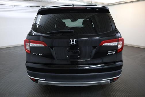 Crystal Black Pearl 2021 Honda Pilot Touring 7-Passenger