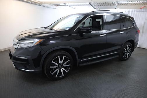 Crystal Black Pearl 2021 Honda Pilot Touring 7-Passenger