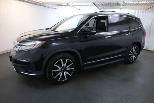 Crystal Black Pearl 2021 Honda Pilot Touring 7-Passenger