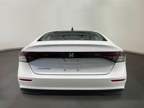 Platinum White Pearl 2026 Honda Accord SE