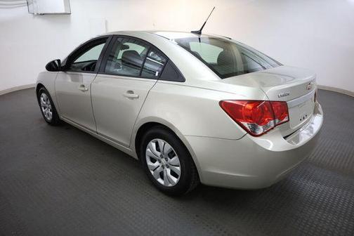 Champagne Silver 2014 Chevrolet Cruze LS