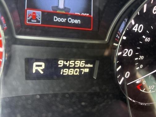 2014 Nissan Pathfinder SV