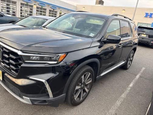 Crystal 2024 Honda Pilot Touring