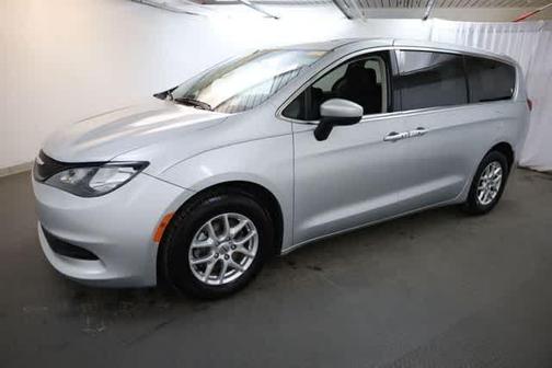 Silver Mist Clearcoat 2022 Chrysler Voyager LX