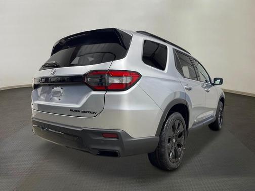 Solar Silver Metallic 2026 Honda Pilot Black Edition