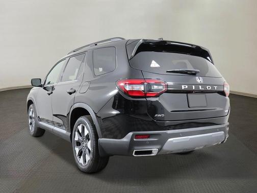 Crystal Black Pearl 2026 Honda Pilot Elite