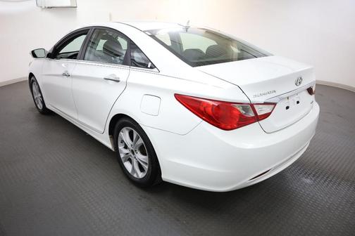2011 Hyundai SONATA Limited