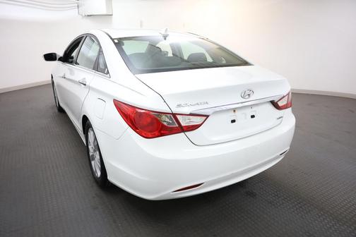 2011 Hyundai SONATA Limited