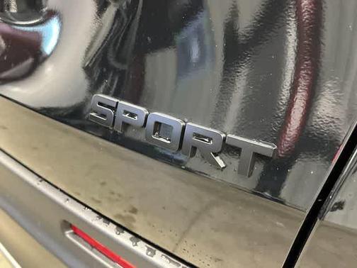 Crystal Black Pearl 2027 Honda HR-V Sport