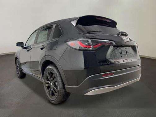 Crystal Black Pearl 2027 Honda HR-V Sport