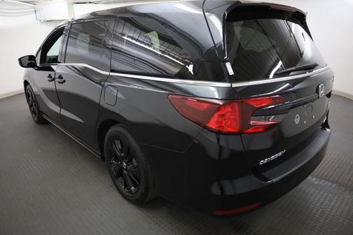 Crystal Black Pearl 2024 Honda Odyssey Sport