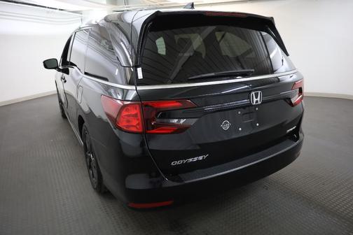 Crystal Black Pearl 2024 Honda Odyssey Sport