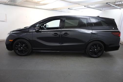 Crystal Black Pearl 2024 Honda Odyssey Sport