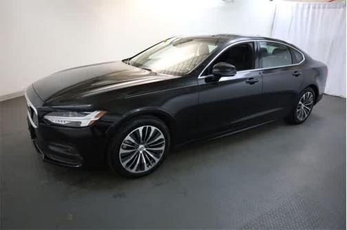 2022 Volvo S90 B6 Momentum