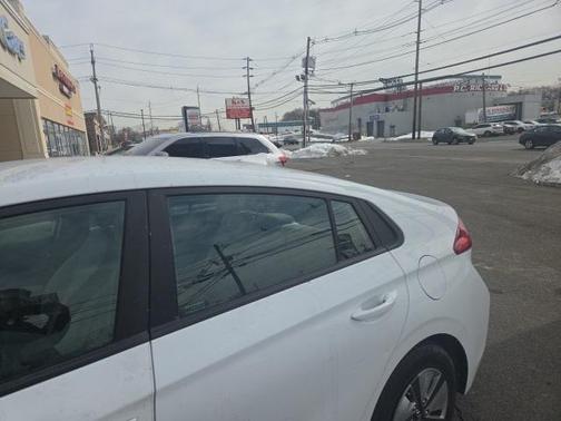 2022 Hyundai IONIQ Hybrid Blue