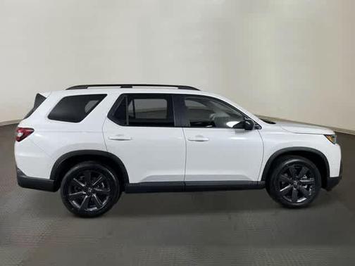 Platinum White Pearl 2026 Honda Pilot Sport