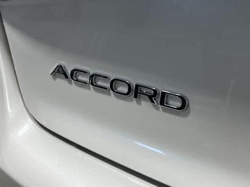 Platinum White Pearl 2026 Honda Accord SE