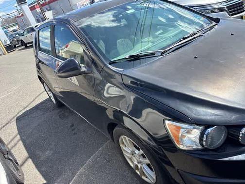 Mosaic Black Metallic 2016 Chevrolet Sonic LT