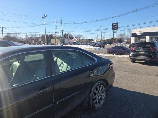 2016 Toyota Camry Hybrid XLE