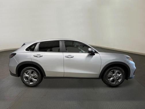 Solar Silver Metallic 2027 Honda HR-V LX
