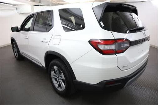 2023 Honda Pilot EX-L 8-Passenger