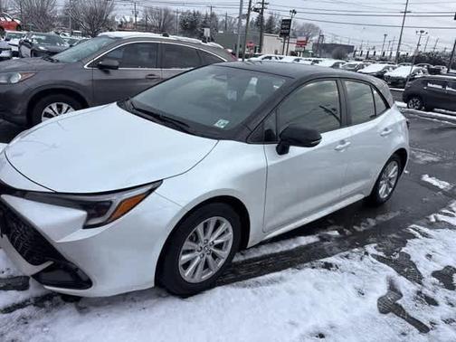 2024 Toyota Corolla Hatchback SE