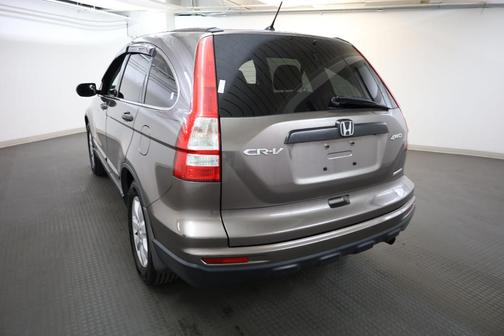 Urban Titanium Metallic 2011 Honda CR-V SE