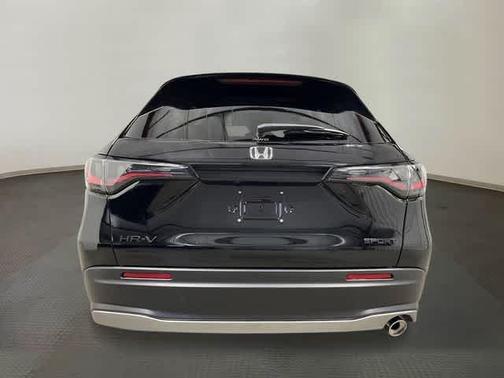 Crystal Black Pearl 2027 Honda HR-V Sport