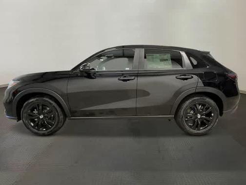 Crystal Black Pearl 2027 Honda HR-V Sport